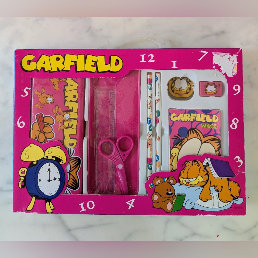 NWT. Vintage Garfield PAWS Stationery Set (9 pcs), Unboxed.